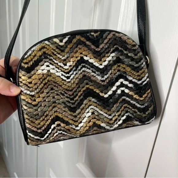 Mellow World "Vicky" Woven Chevron Design Tassel Detailed Crossbody Bag - Picture 10 of 10